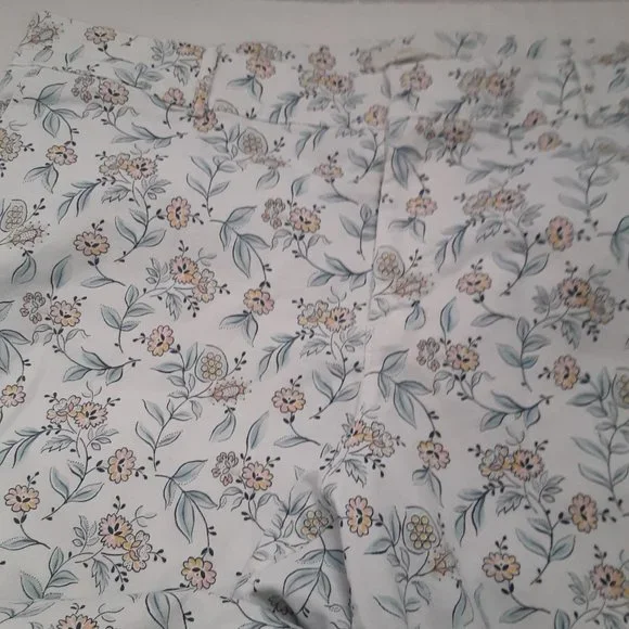 Loft Plus Size 16 Floral Pants - Picture 10 of 11